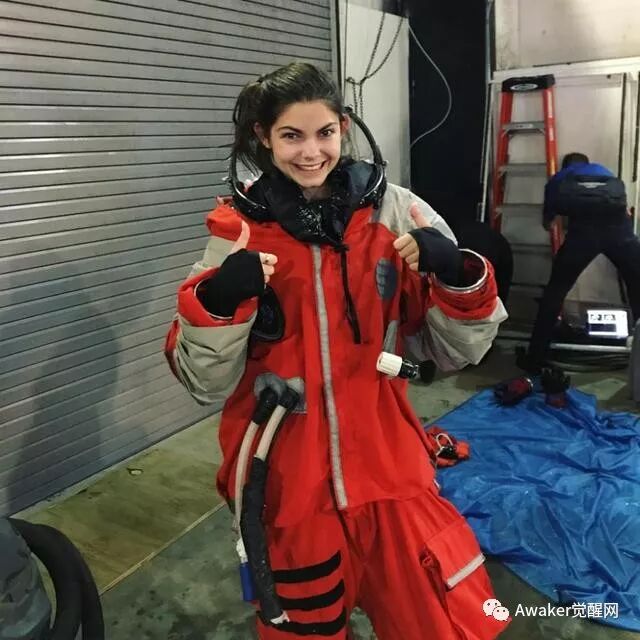 一个17岁的女孩为登陆火星放弃爱情,19年后才重返地球或无法返回