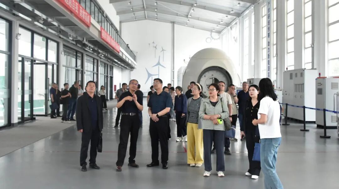 张家口市技师学院领导干部到我院调研交流