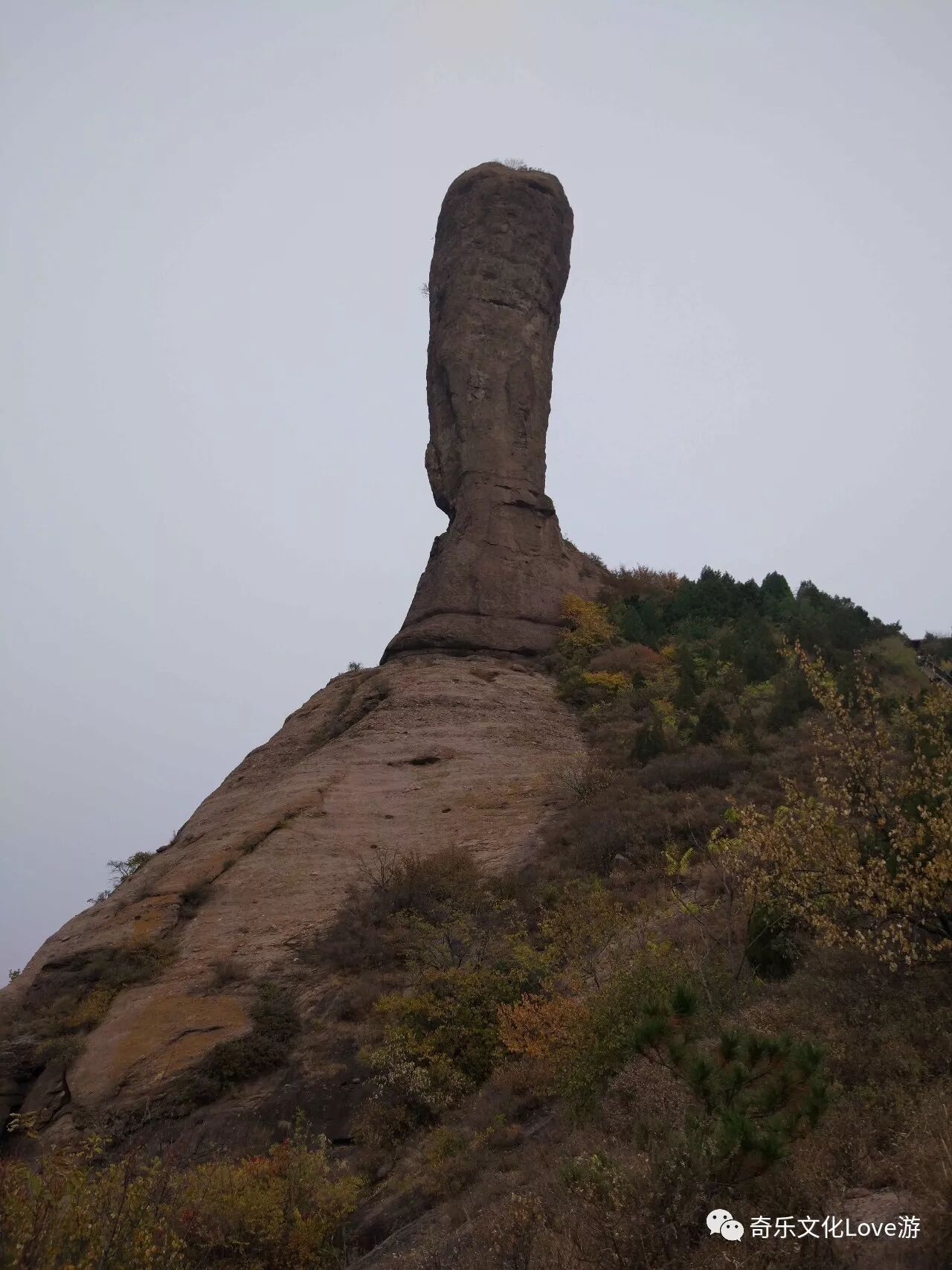 巨壁佛光宝山寺 <wbr>亿年石挺磬锤峰