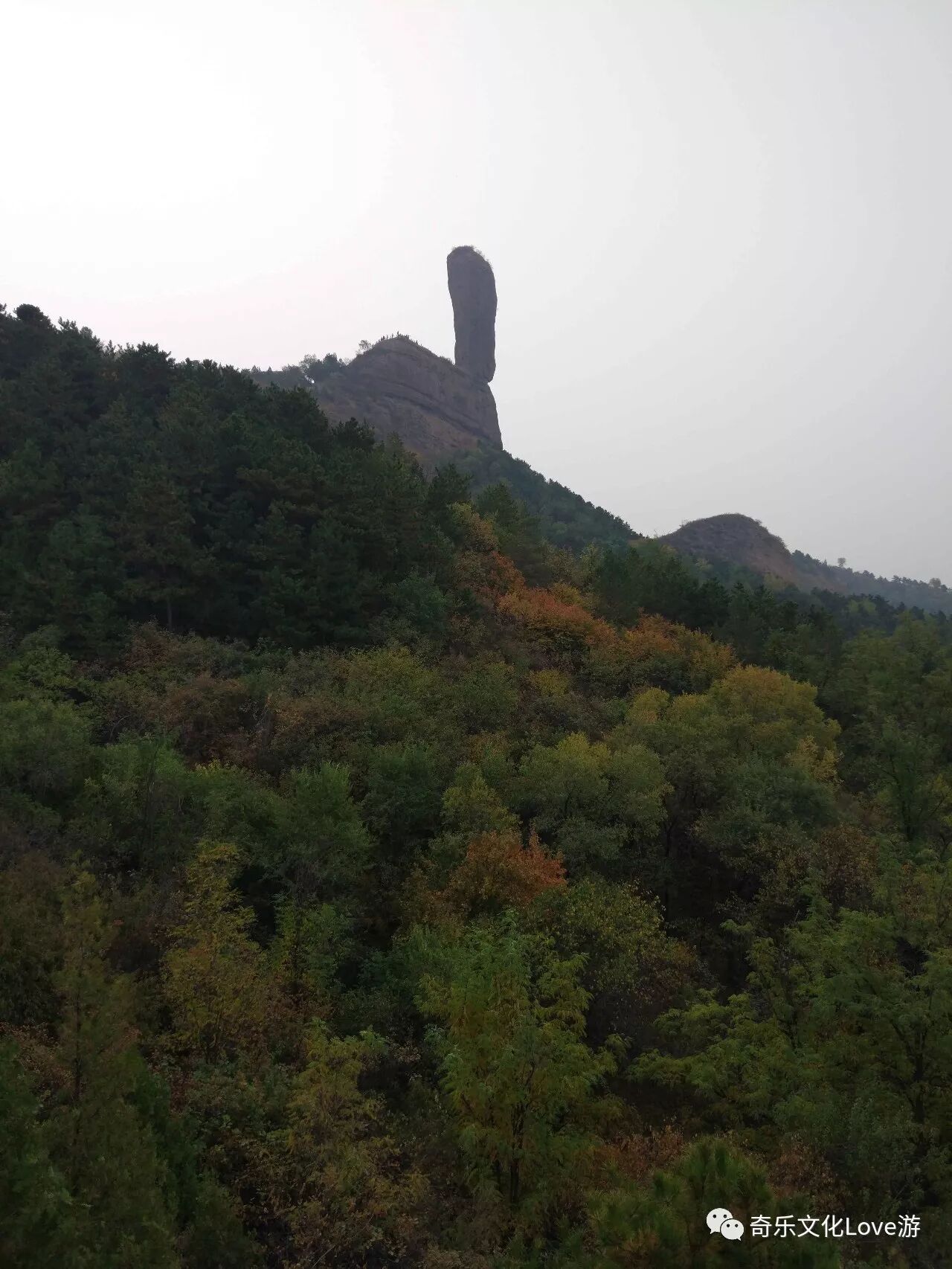 巨壁佛光宝山寺 <wbr>亿年石挺磬锤峰