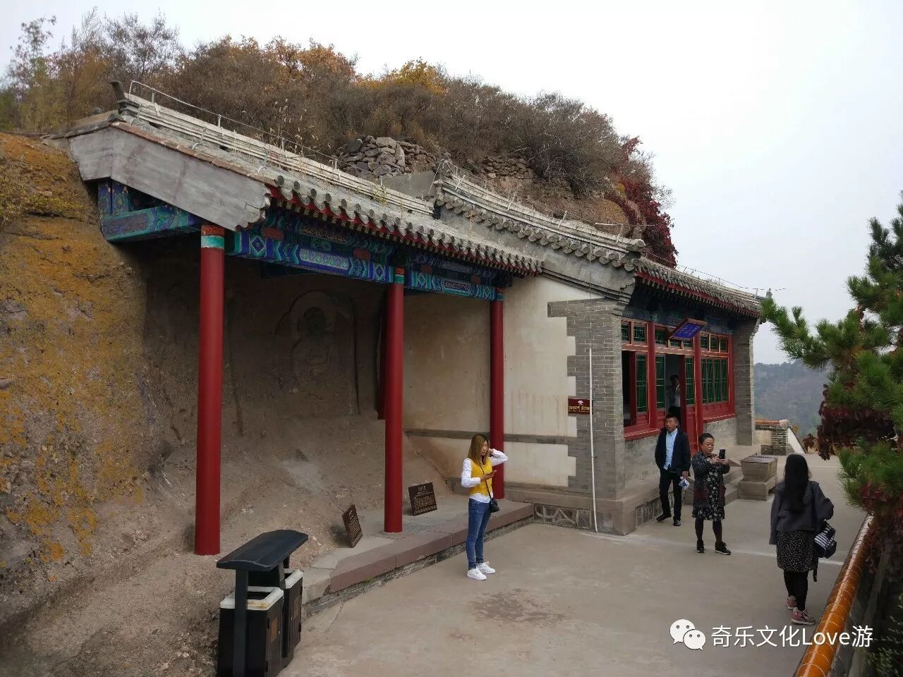 巨壁佛光宝山寺 <wbr>亿年石挺磬锤峰 巨壁佛光宝山寺 <wbr>亿年石挺磬锤峰