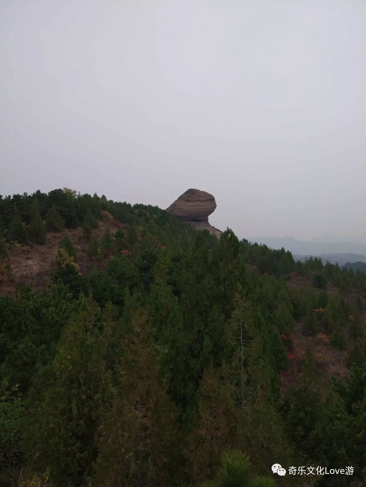 巨壁佛光宝山寺 <wbr>亿年石挺磬锤峰 巨壁佛光宝山寺 <wbr>亿年石挺磬锤峰