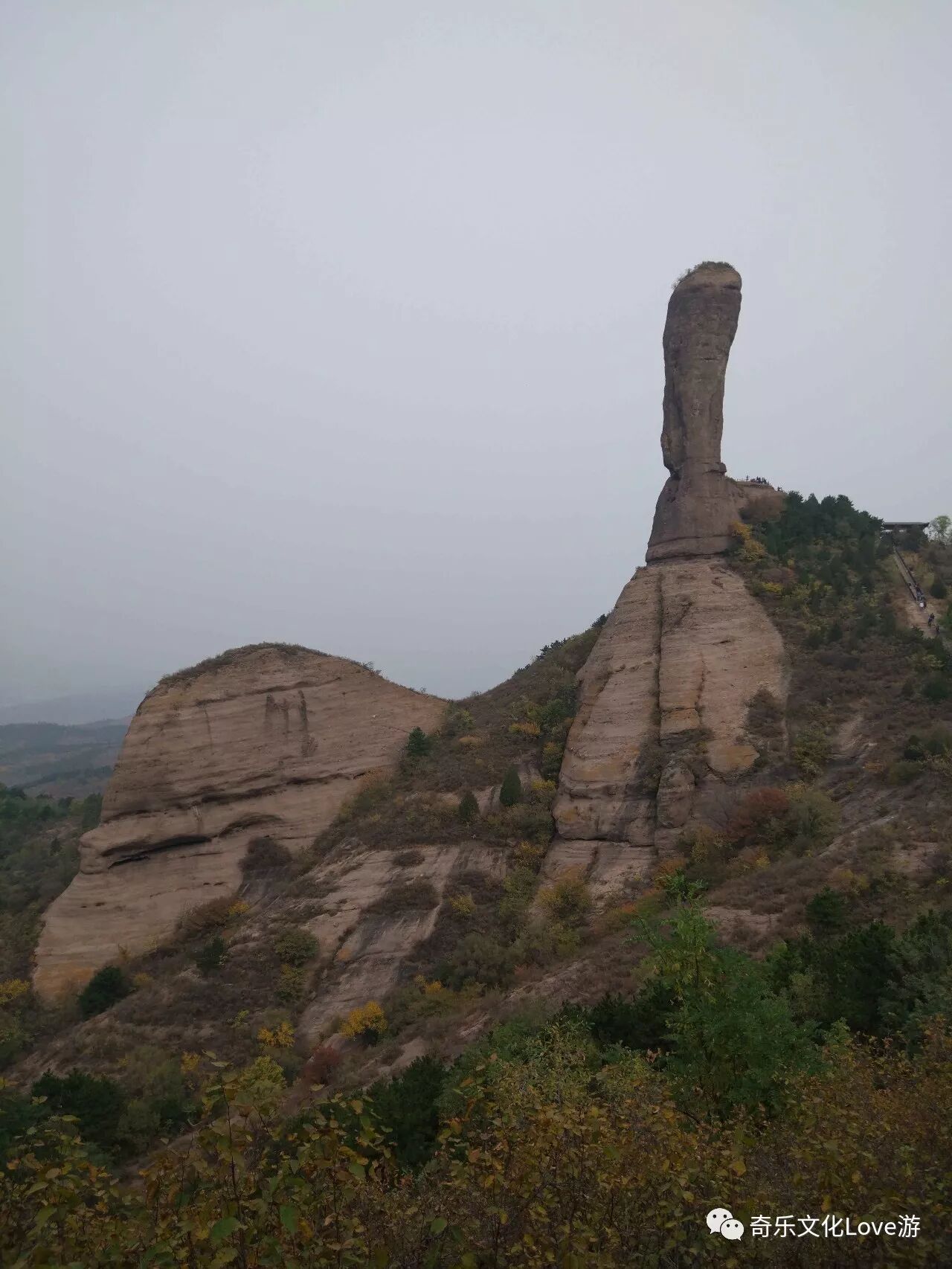 巨壁佛光宝山寺 <wbr>亿年石挺磬锤峰