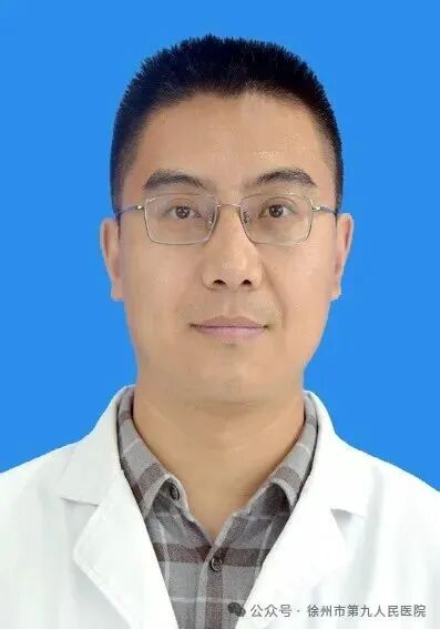 闫伟搏.jpg
