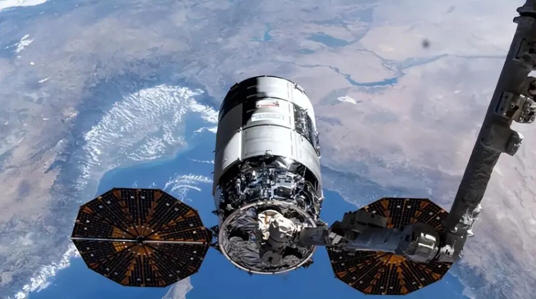 NASA副局长：要在月球上击败中国,美国“天鹅座”飞船发射后出故障，NASA局长：要在月..