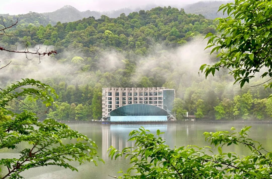 阳明山庄&林业科技培训中心被授予崇义县职工(劳模)疗休养基地