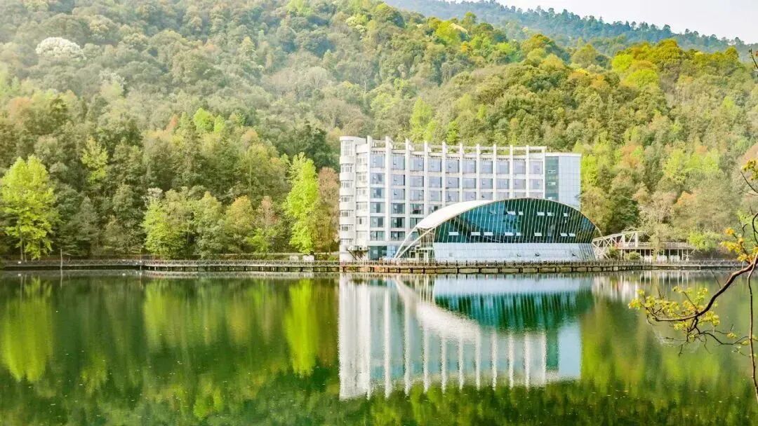 阳明山庄&林业科技培训中心被授予崇义县职工(劳模)疗休养基地