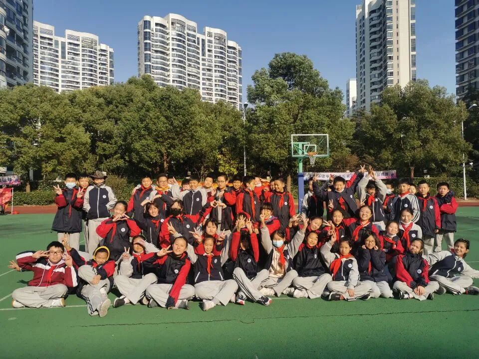 我爱国防绿2021学年建平西校预备年级国防教育简讯