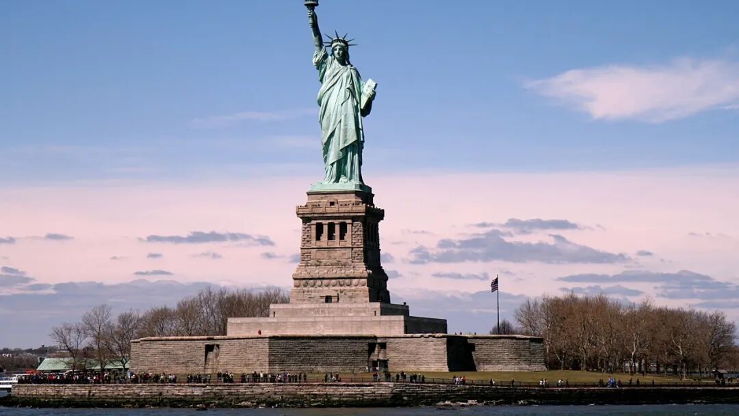 ATFX-为什么大幅加息也没让美国经济衰退？(图1)