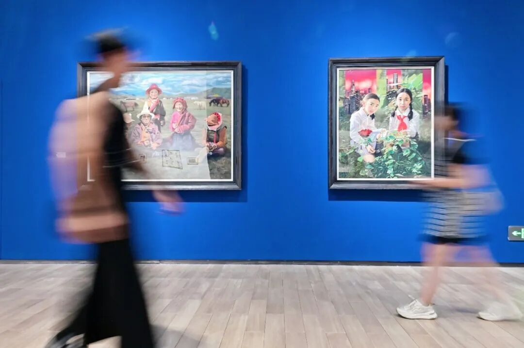 展览现场 | 一起向美，向未来！光明文化艺术中心美术馆展出光明区青年美术教师作品