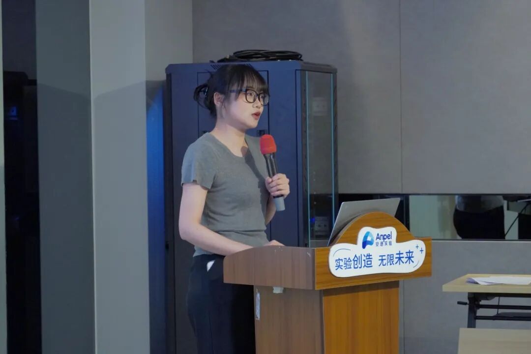 松江区茸一中学初三学子赴安谱实验开展研学活动