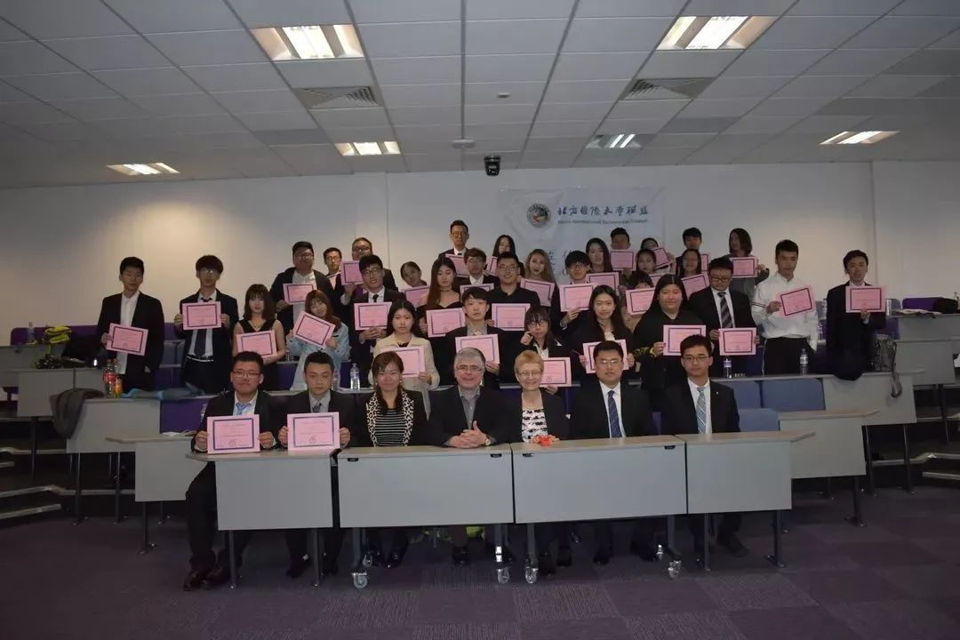 重庆城市科技学院野鸡_重庆科技学院的_重庆科技学院有好多学生