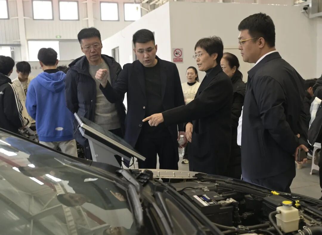 曹妃甸职业技术学院校长刘彩琴一行到访交流