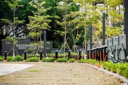 集約式柔性公共充電站:破解電動汽車充電難的