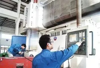 工廠“數控技術員”月薪接近一萬，為什么很多人卻還是辭職？的圖4