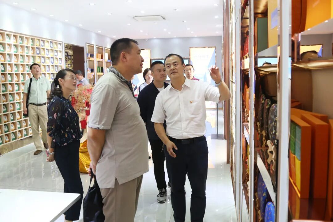 昆明市委组织部组织四处处长赵国良一行莅临理想指导工作