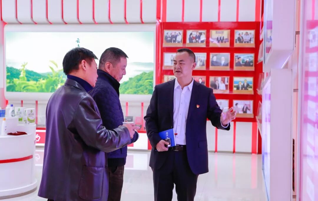 云南省公安厅经侦总队李勇明一行走访理想