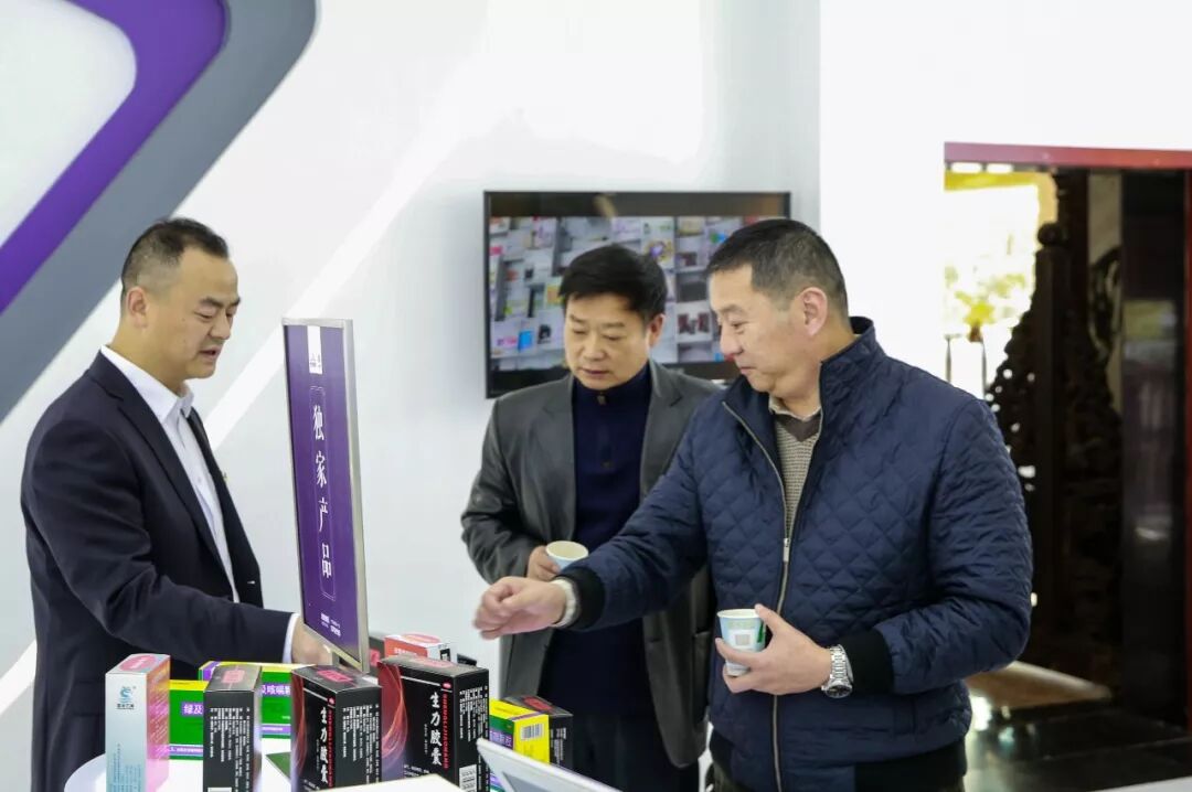 云南省公安厅经侦总队李勇明一行走访理想