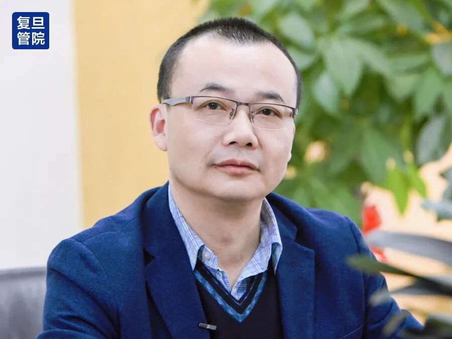 兆驰何胜斌:在创新中,杀出一片蓝海 | 同学同行