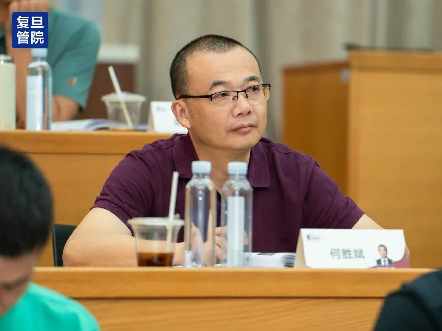 兆驰何胜斌:在创新中,杀出一片蓝海 | 同学同行