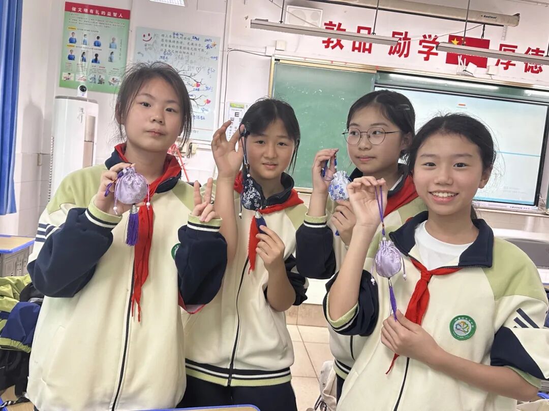 家校共育 | 家校同心育芳华，益暖课堂伴成长——湘潭市益智中学精锐七年级4月家长大课堂集锦
