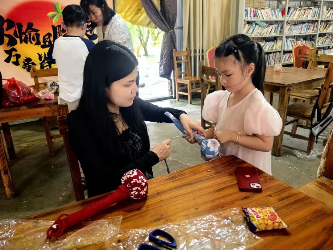 工会活动 | 韶山之行凝斗志 方特漫游悦时光——湘潭市益智中学开展工会活动暨六一亲子活动