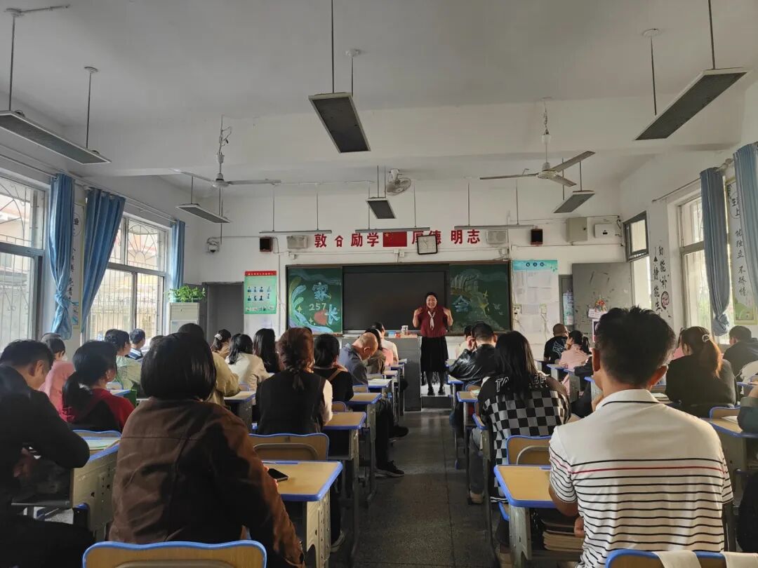 幸福德育 | 向阳花开润青春 家校同心伴成长——记湘潭市益智中学2026年春季期中七年级家长会