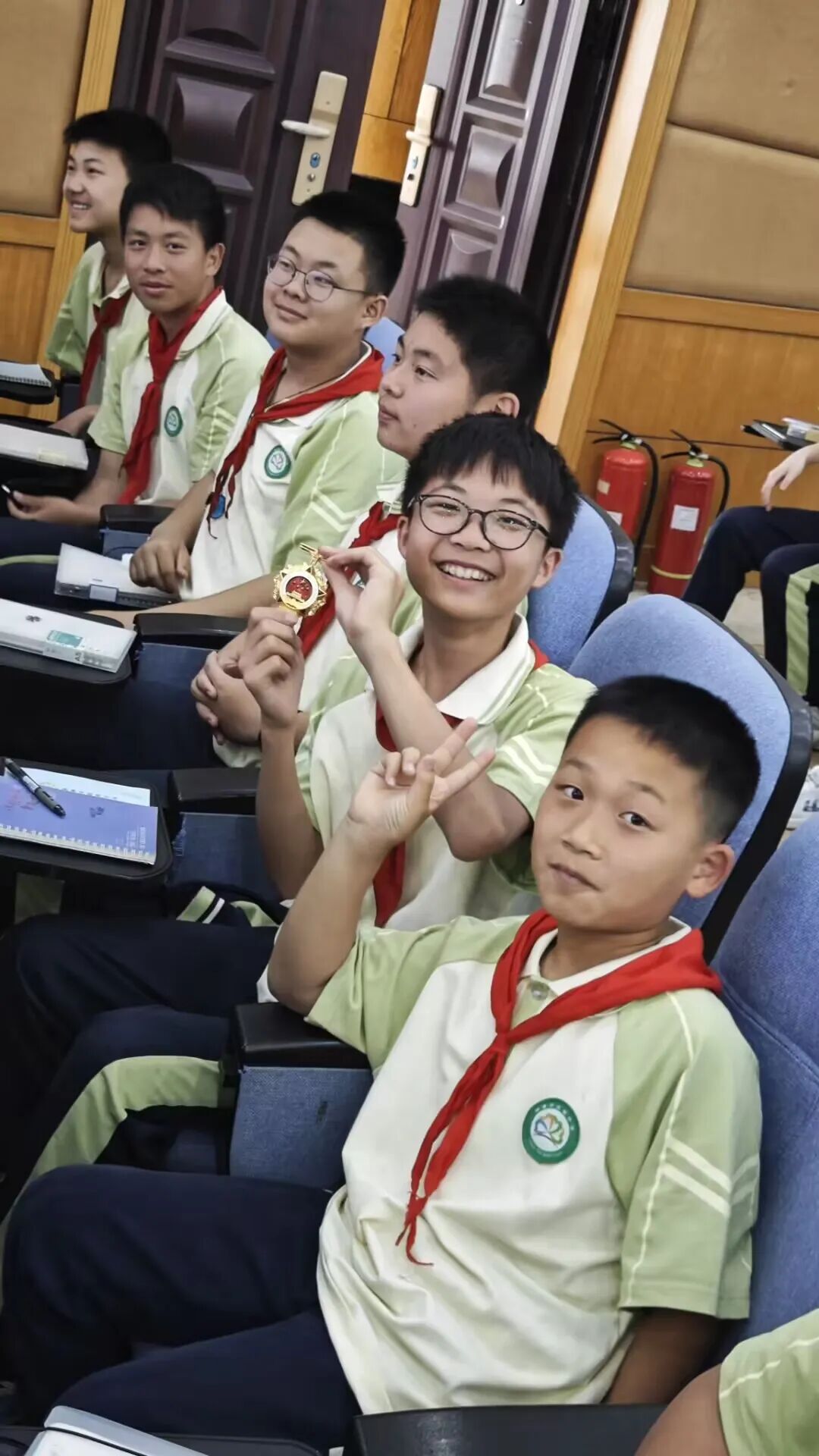 幸福德育 | 匠心筑梦，技能闪光——记湘潭市益智中学七年级劳模工匠宣讲课活动