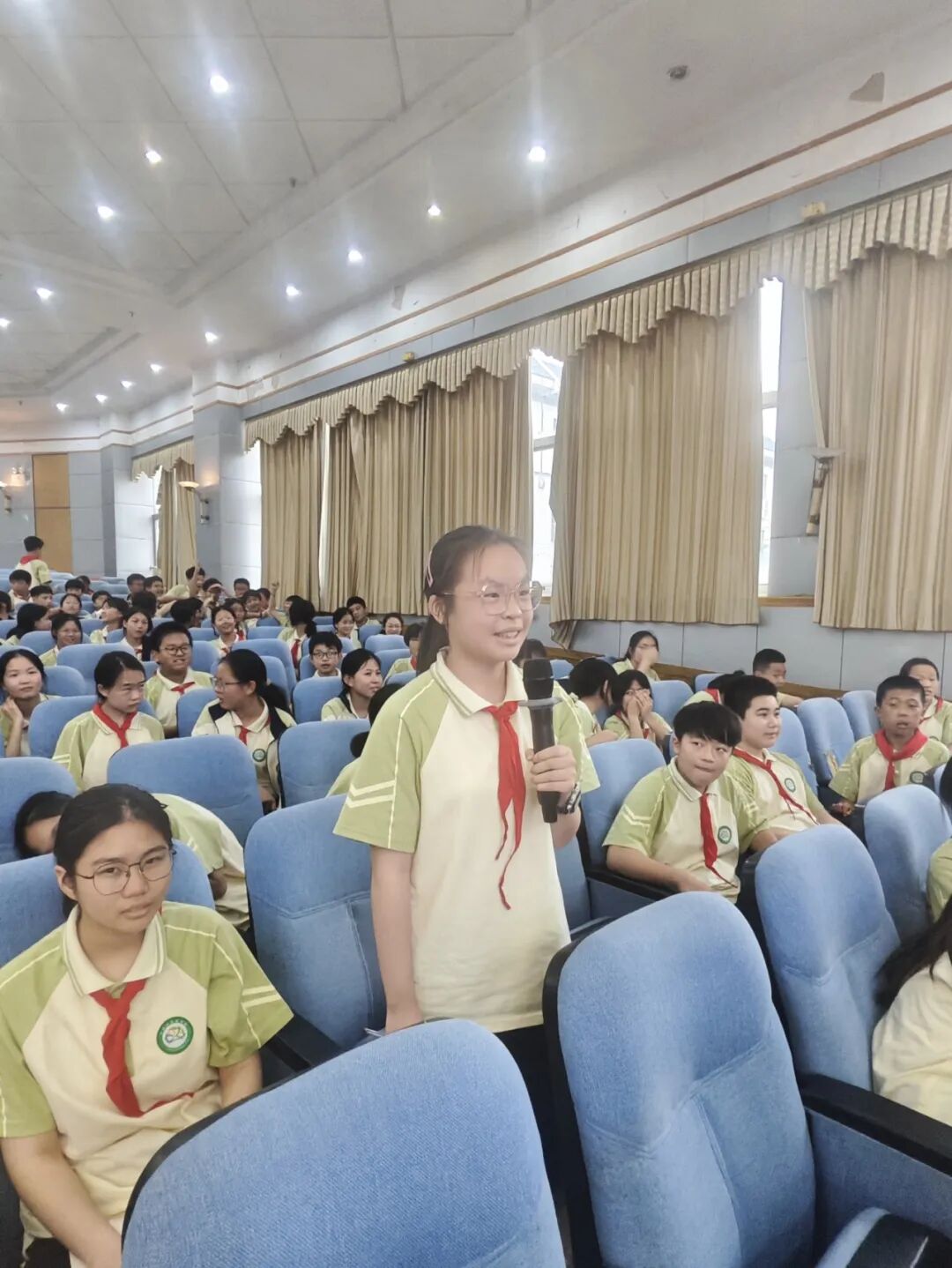 幸福德育 | 匠心筑梦，技能闪光——记湘潭市益智中学七年级劳模工匠宣讲课活动