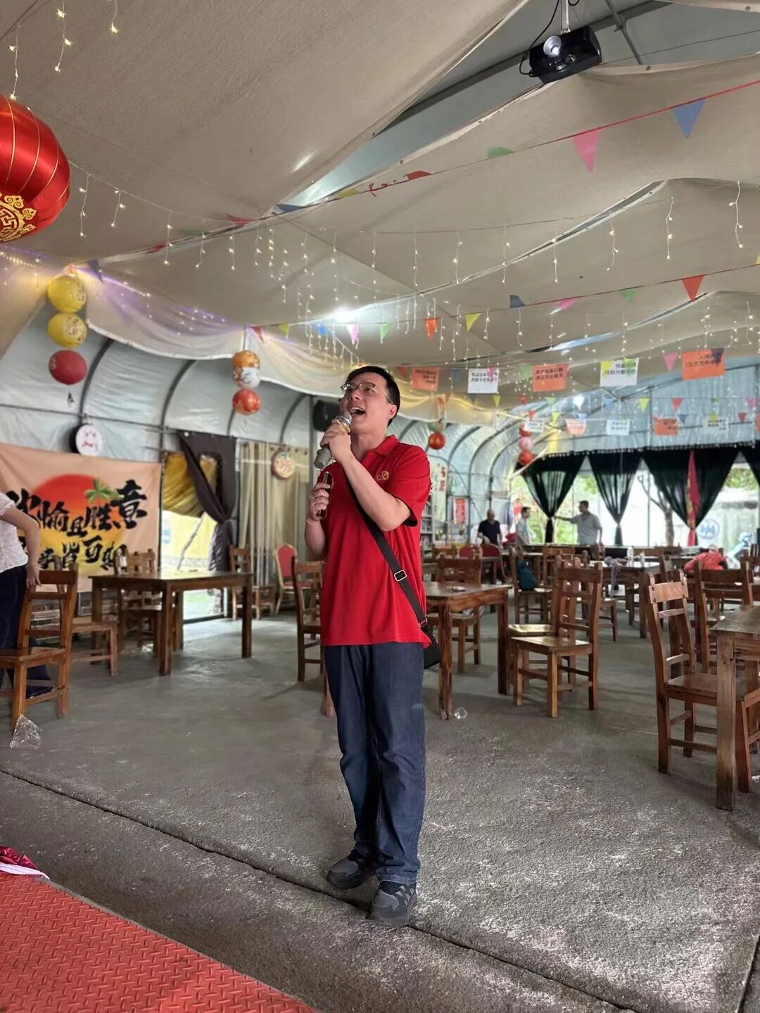 工会活动 | 韶山之行凝斗志 方特漫游悦时光——湘潭市益智中学开展工会活动暨六一亲子活动