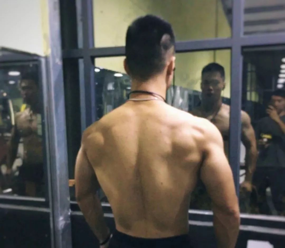 佛系健身1年後，他的身材竟然變成了這樣...... 運動 第5張