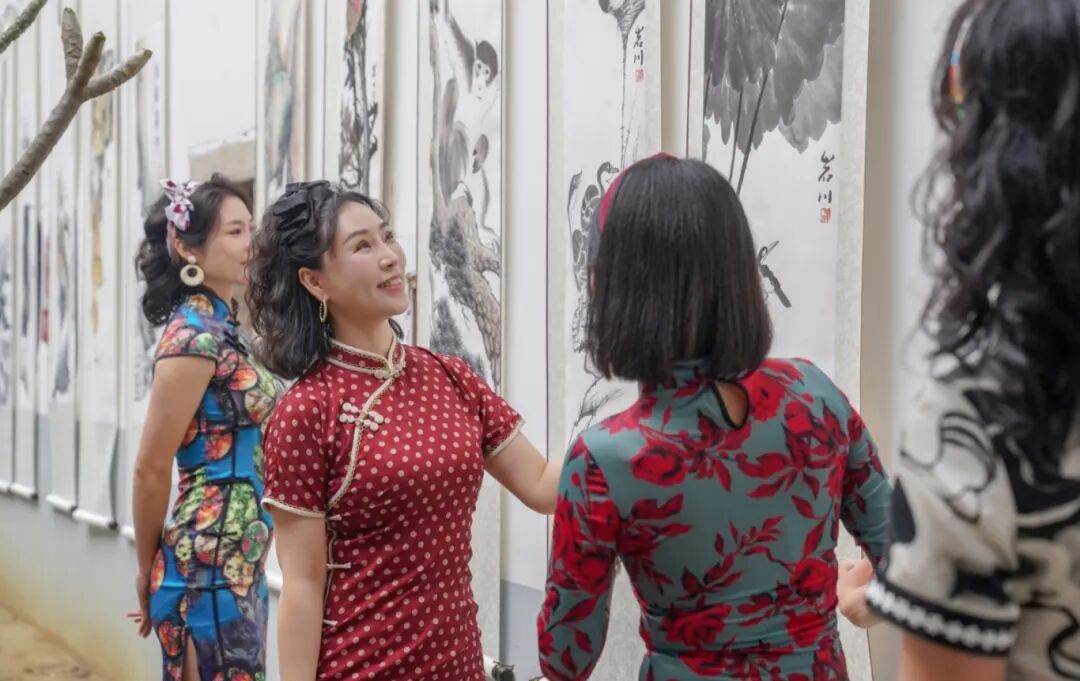 春节期间，“古韵八角·墨香楼韵”书画展览在叶潭八角楼展出。