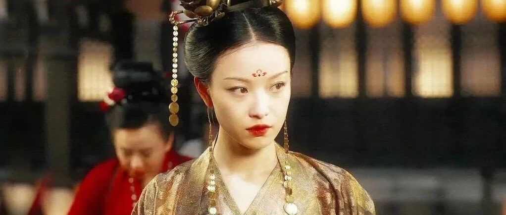 一问一答 | 洪欣张丹峰、倪妮追求、黄景瑜背后、张新成diss、胡军咖位、郭品超马泽涵、女演员创业
