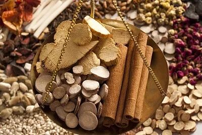 秋季养生必备十款中药！滋阴养肺最适合煲汤！