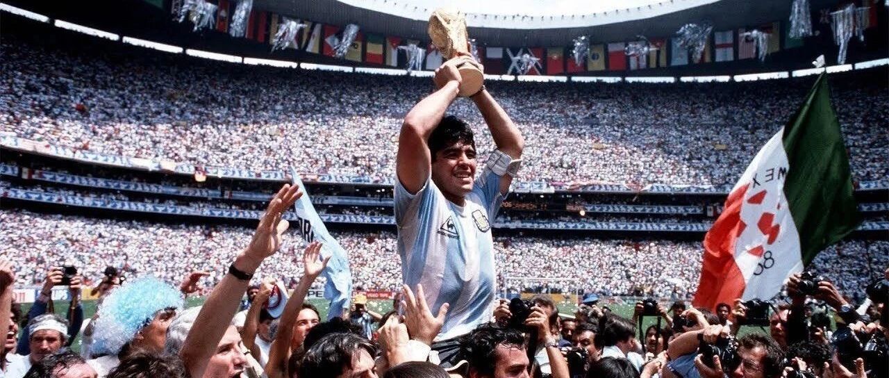 再见了迭戈！集天使与魔鬼于一身 他是永恒球王