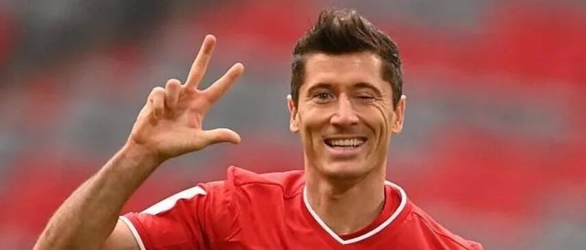 历史级纪录+独一档数据，莱万蝉联世界足球先生！