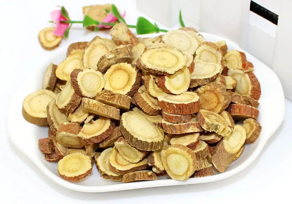 春季来杯黄芪茯苓甘草茶益气扶正健脾祛湿