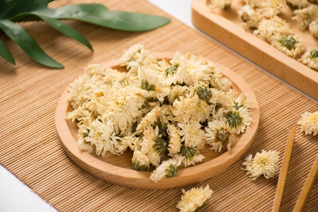 健康菊花品种多功效有所不同你泡对了吗