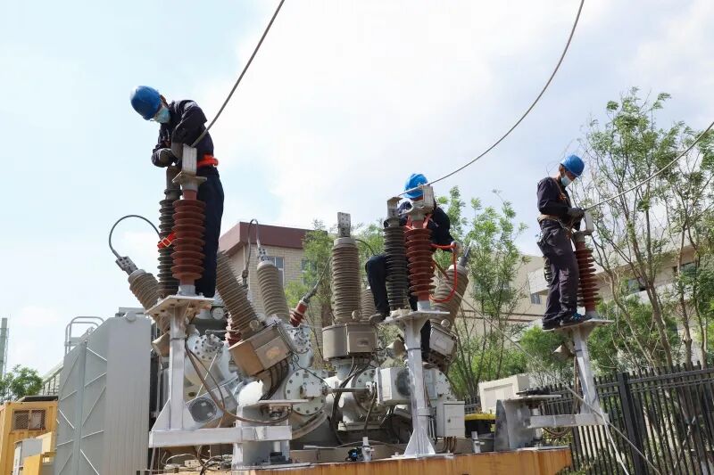 金钛股份66kV移动变电站送电成功(图3)