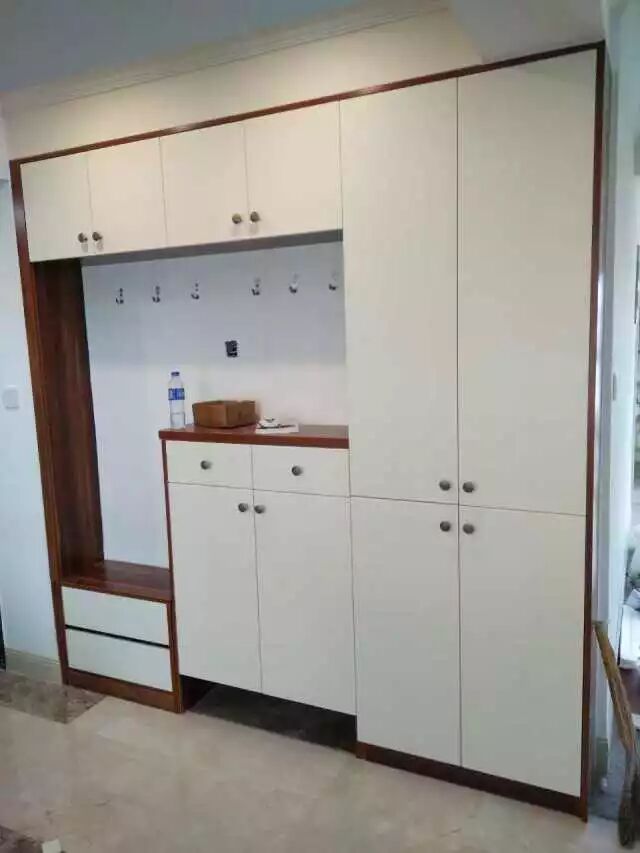 定制玄关柜，让客人一进门就惊呼“好漂亮”