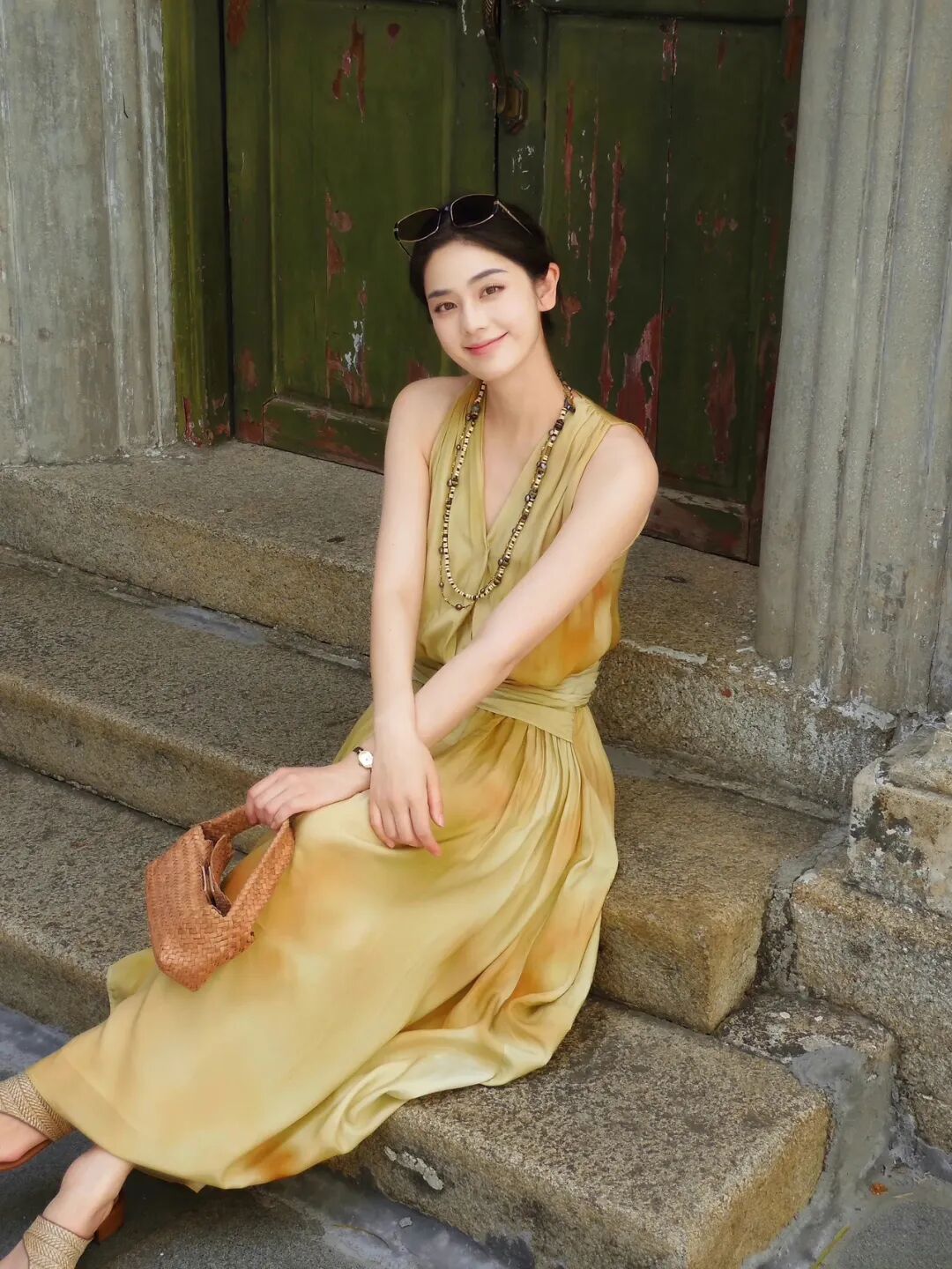 出游穿长裙拍照,9个拍照姿势,优雅惬意又温柔迷人