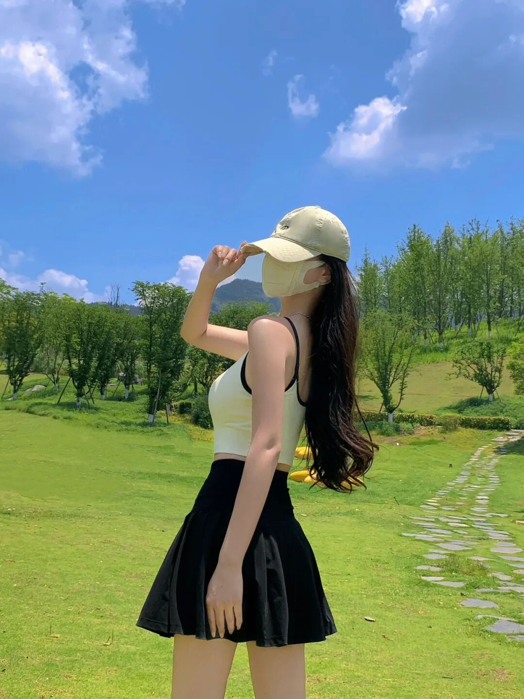 8个万能拍照姿势,公园草地拍照,漂亮显瘦显身材