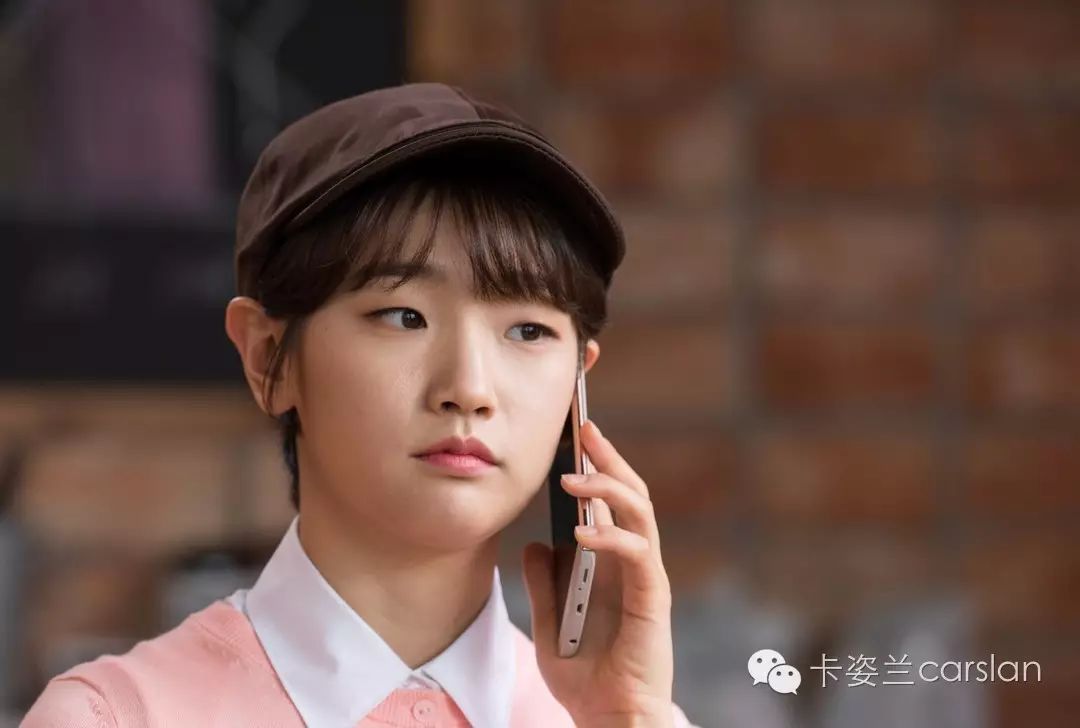 这样的美女超耐看!惹得四骑士激烈争宠!