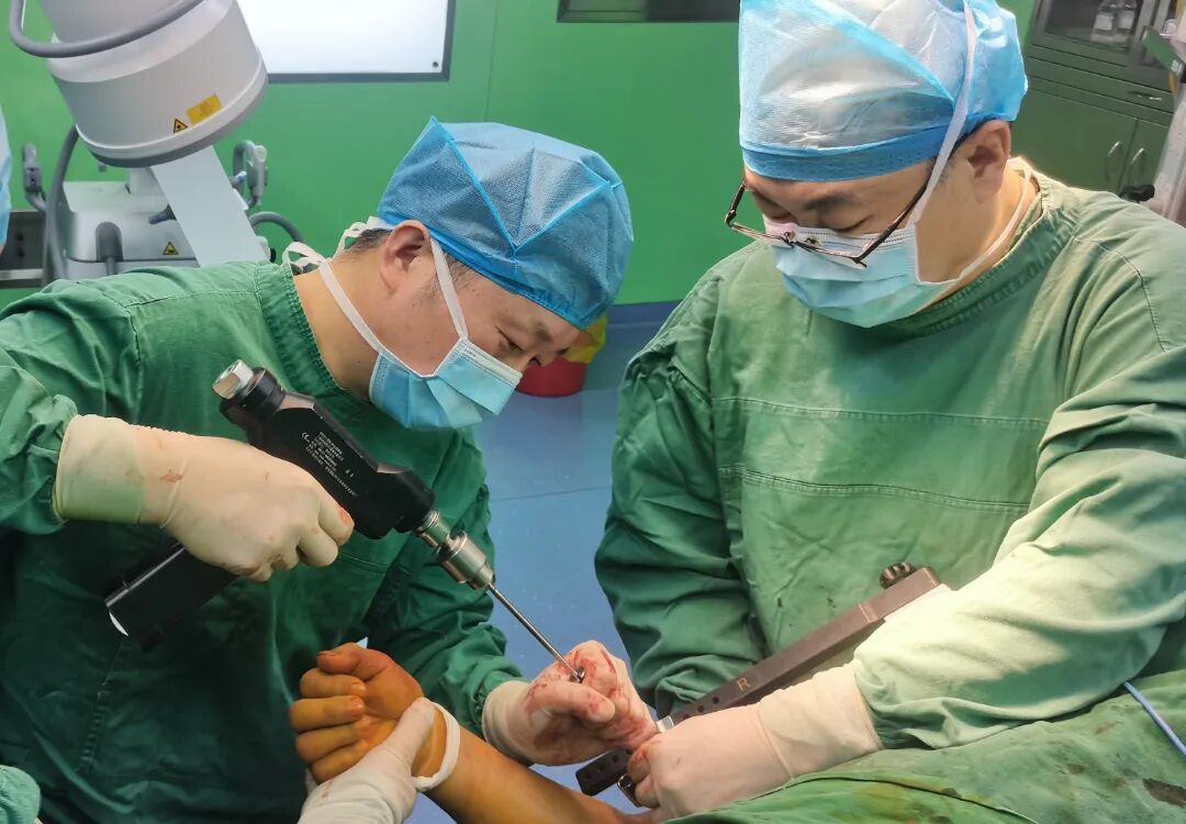 c臂机怎么开机全新C型臂X射线机，助医师一“臂”之力_https://www.jmylbn.com_新闻资讯_第9张