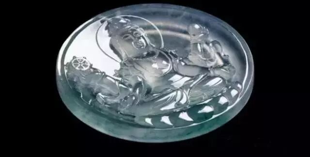 翡翠是传统文化的重要组成，非常具有影响力——祈愿牌子！