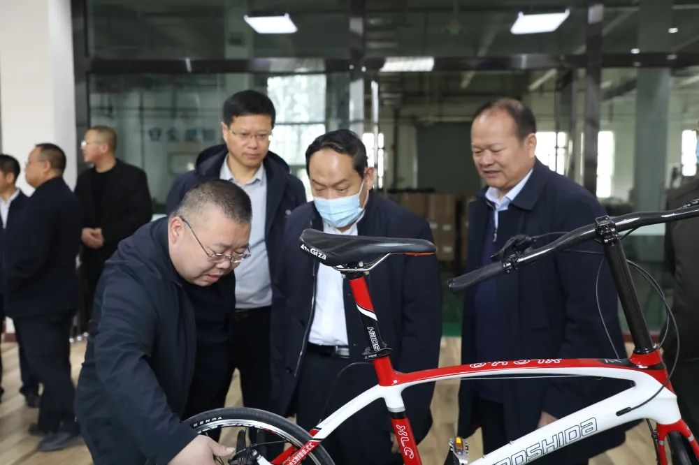 省援疆指挥部总指挥张成伟带队调研疏勒县重点项目开复工情况