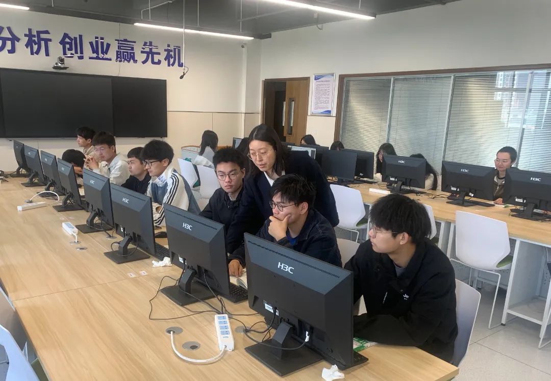 上课日常.jpg 图片