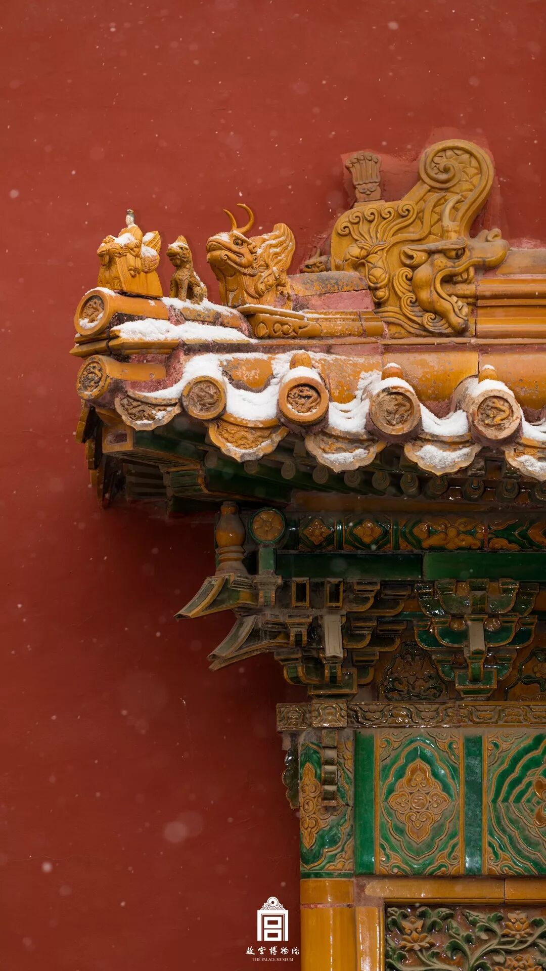 宫墙应闻簌簌,密雪浩若飞花.瑞雪凝清禁,祥烟幂小松.