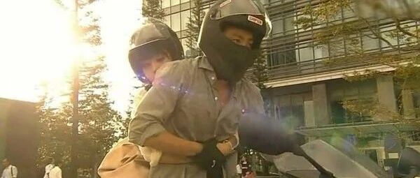 "最初的爱越像火焰，最后越会被风熄灭"