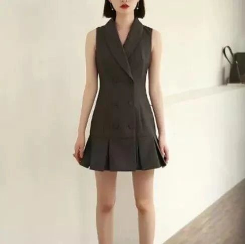 夏天职业装怎么穿？巧妙搭配穿出职场丽人感